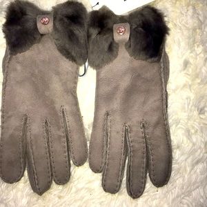 UGG Womens Sheepskin Tech Bow Stormy Grey Size Medium